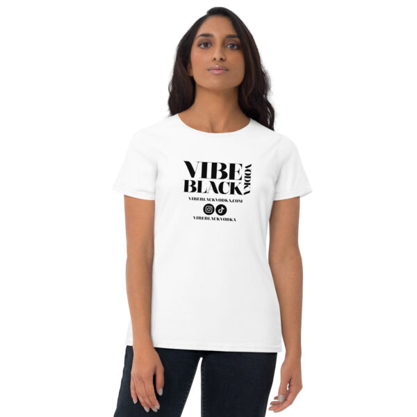 Women's short sleeve t-shirt - Image 2